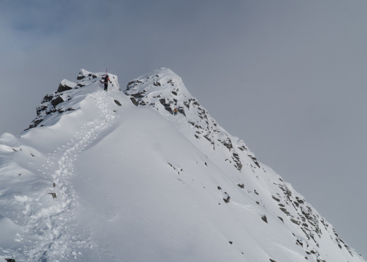 alpine ridge before grizzly couloir